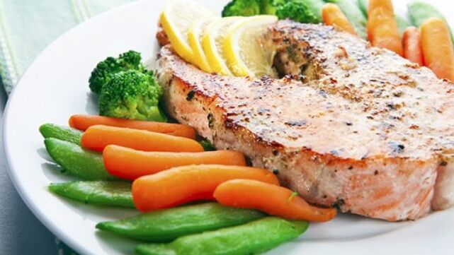 Pescado y verduras en una dieta cetogénica