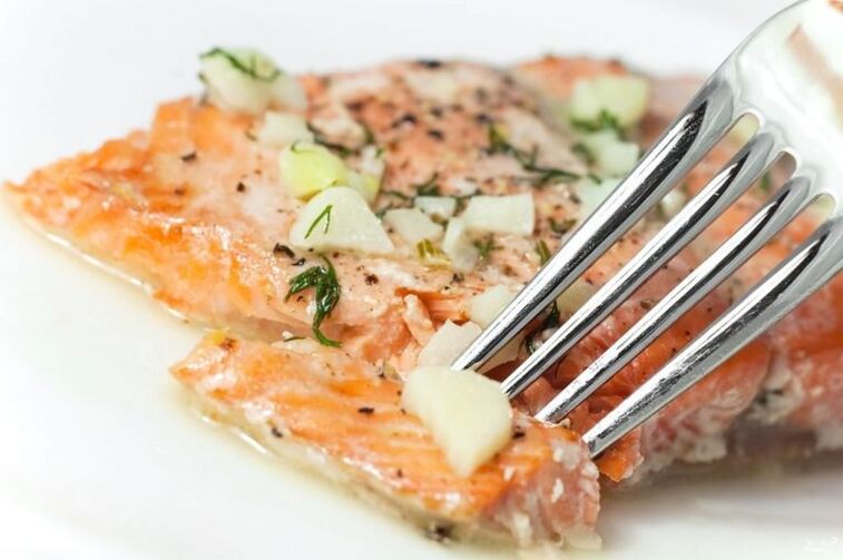 Los filetes de salmón son adecuados para una dieta diaria de proteínas. 